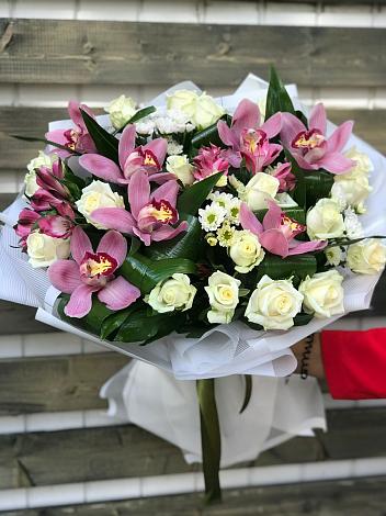 Букет цветов из: Розы и Хризантемы в Сергиевской