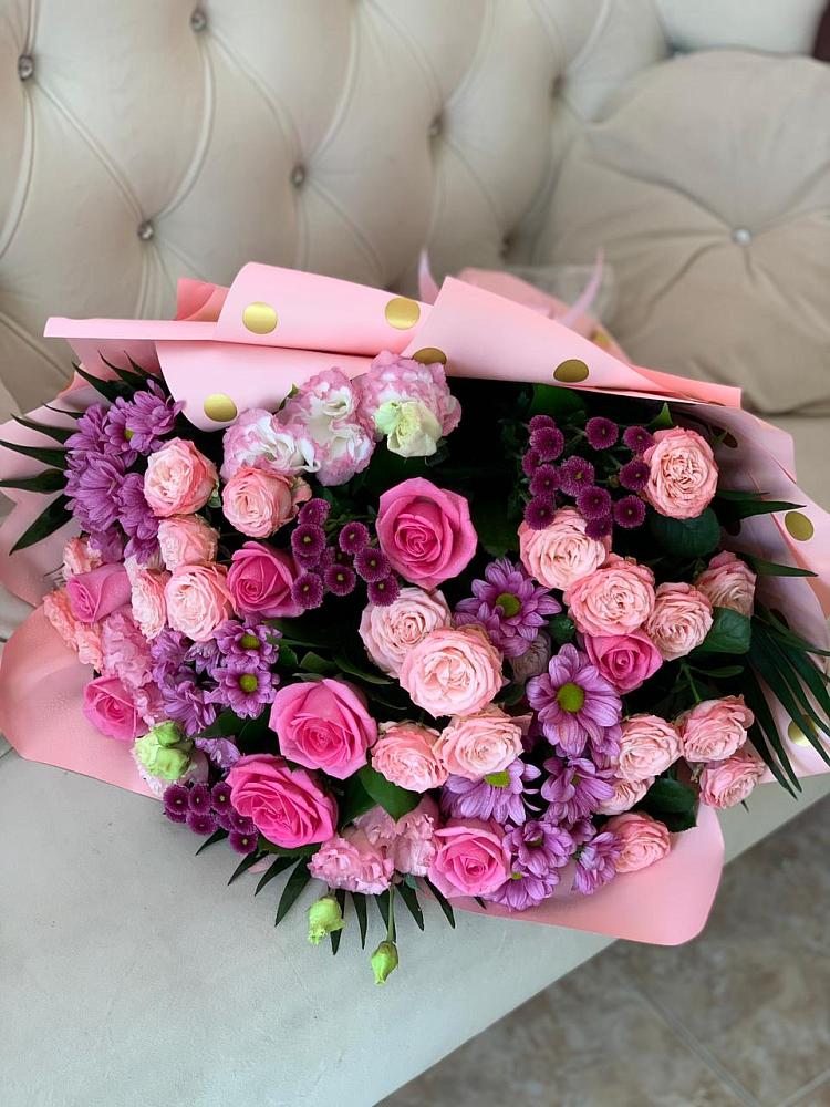 Букет цветов из: Хризантемы, Розы и Лизиантусы в Сергиевской