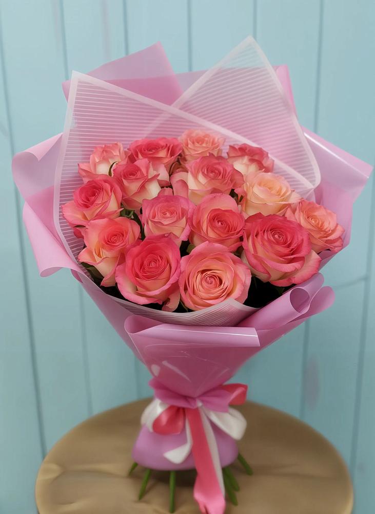 Букет 15 Розовых роз Равель в Сергиевской