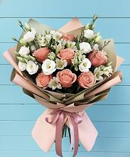 Букет цветов из:  Розы, Альстромерии и Лизиантусы #REPLACE_PRED# Сергиевской