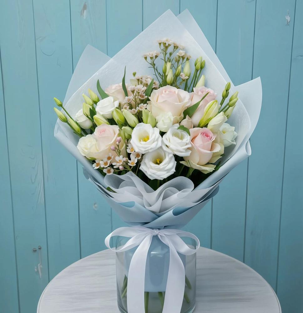 Букет цветов из: Розы и Лизиантусы в Сергиевской