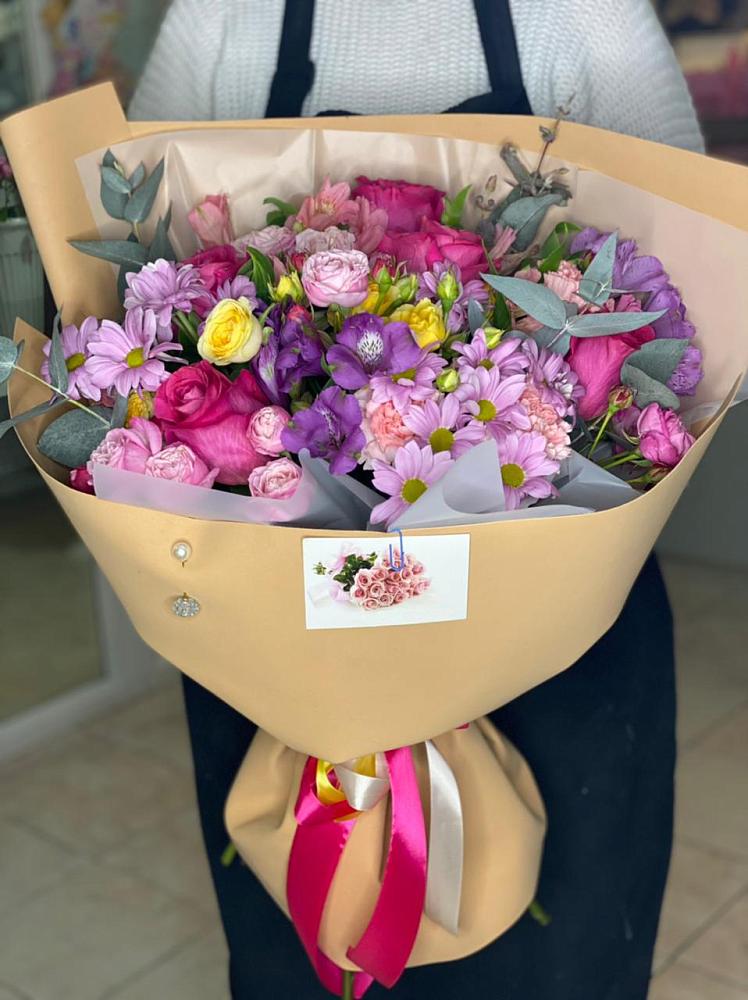 Букет цветов из: Хризантемы, Гвоздики и Альстромерии в Сергиевской