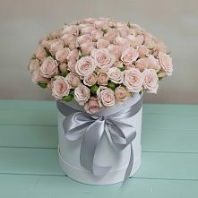 Цветочная композиция из Розы в шляпной коробке в Сергиевской