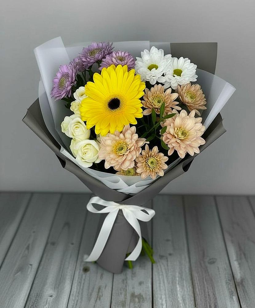 Букет цветов из: Розы, Герберы и Хризантемы в Сергиевской