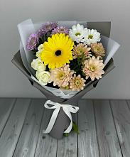 Букет цветов из:  Розы, Герберы и Хризантемы в Сергиевской