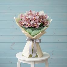 Букет цветов из:  Орхидеи и Розы #REPLACE_PRED# Сергиевской