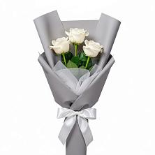 Букет 3 белые розы в Сергиевской