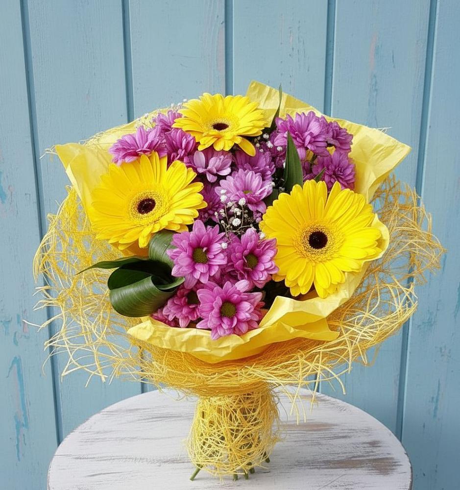 Букет цветов из: Хризантемы и Герберы в Сергиевской