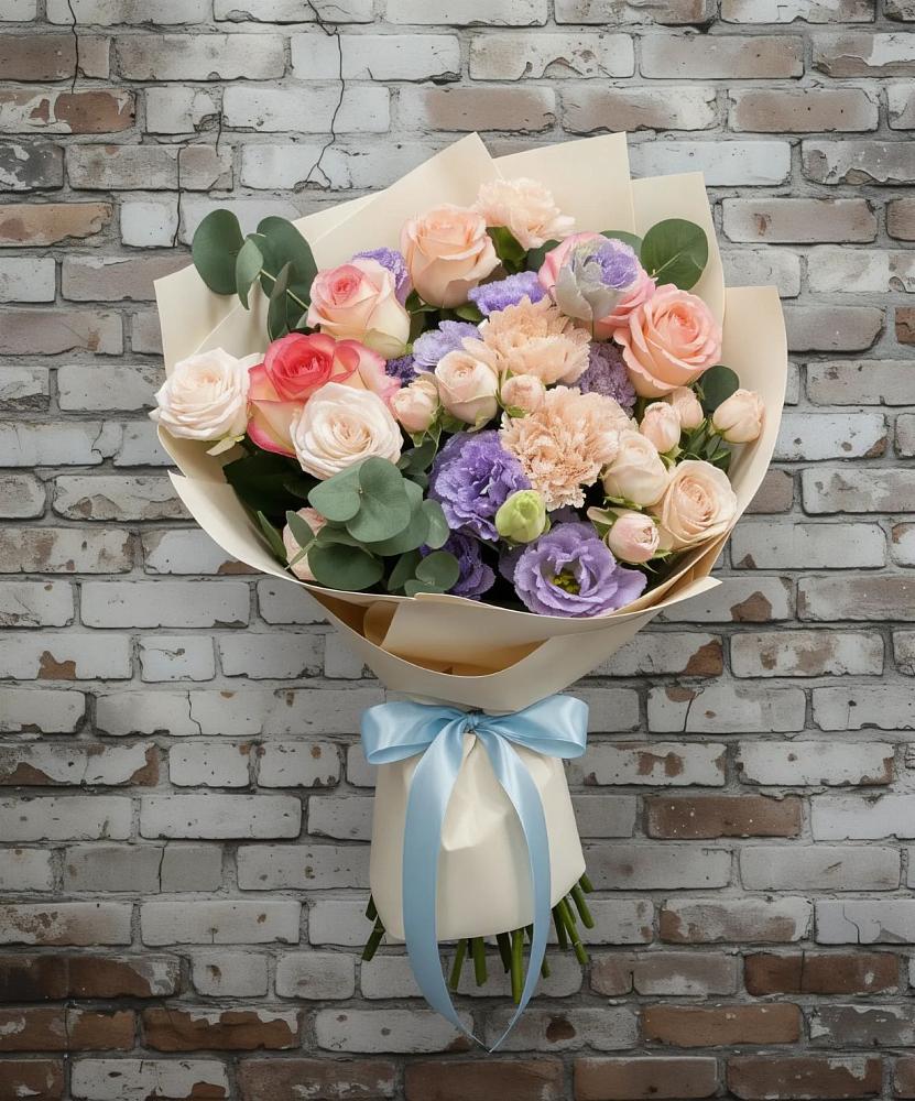 Букет цветов из: Розы, Лизиантусы и Гвоздики в Сергиевской