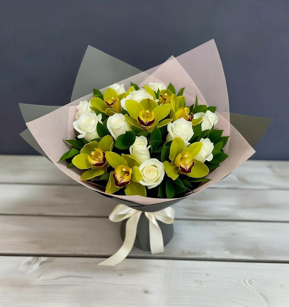 Букет цветов из: Орхидеи и Розы в Сергиевской