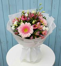 Букет цветов из:  Герберы, Альстромерии и Лизиантусы #REPLACE_PRED# Сергиевской