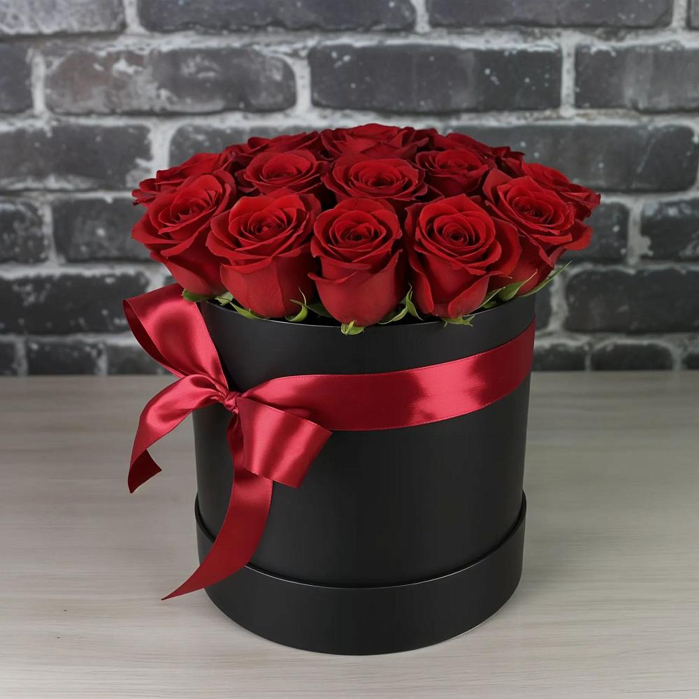 Цветочная композиция из Розы в шляпной коробке в Сергиевской